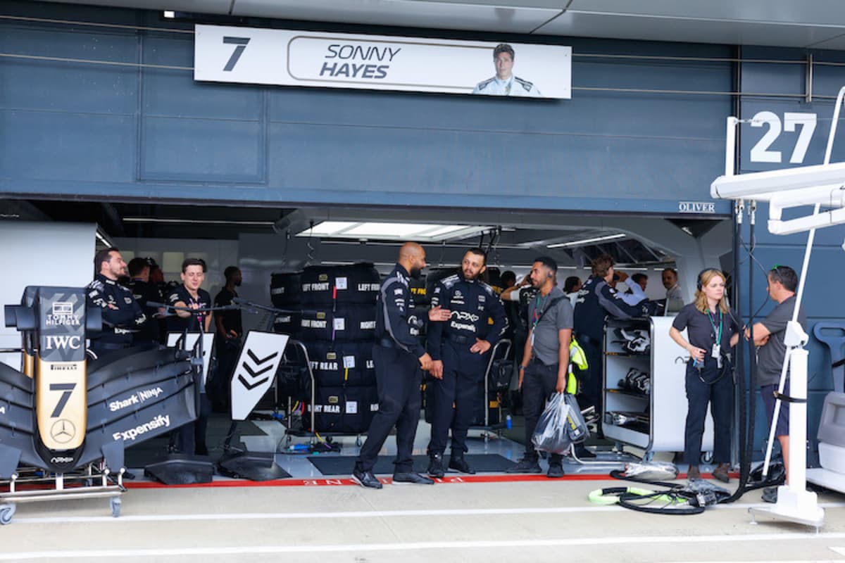 In Silverstone hat das fiktive Renn-Team eine eigene Box