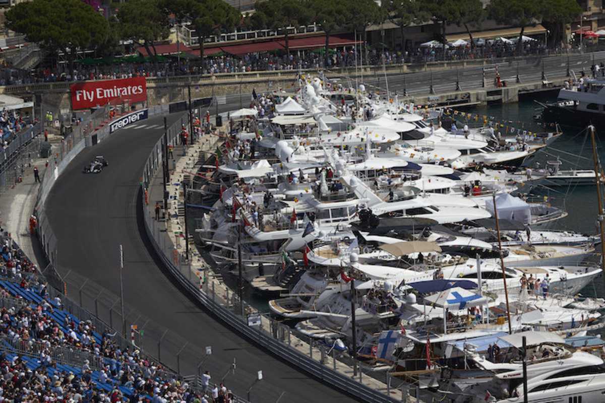 Am oberen Bildrand – die Linkskurve Tabac