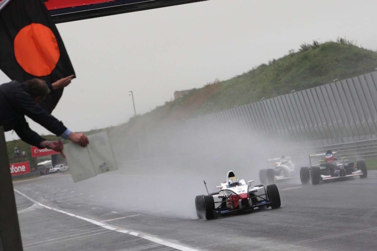 Die selten benutzte Flagge, hier in der Formel BMW 2007