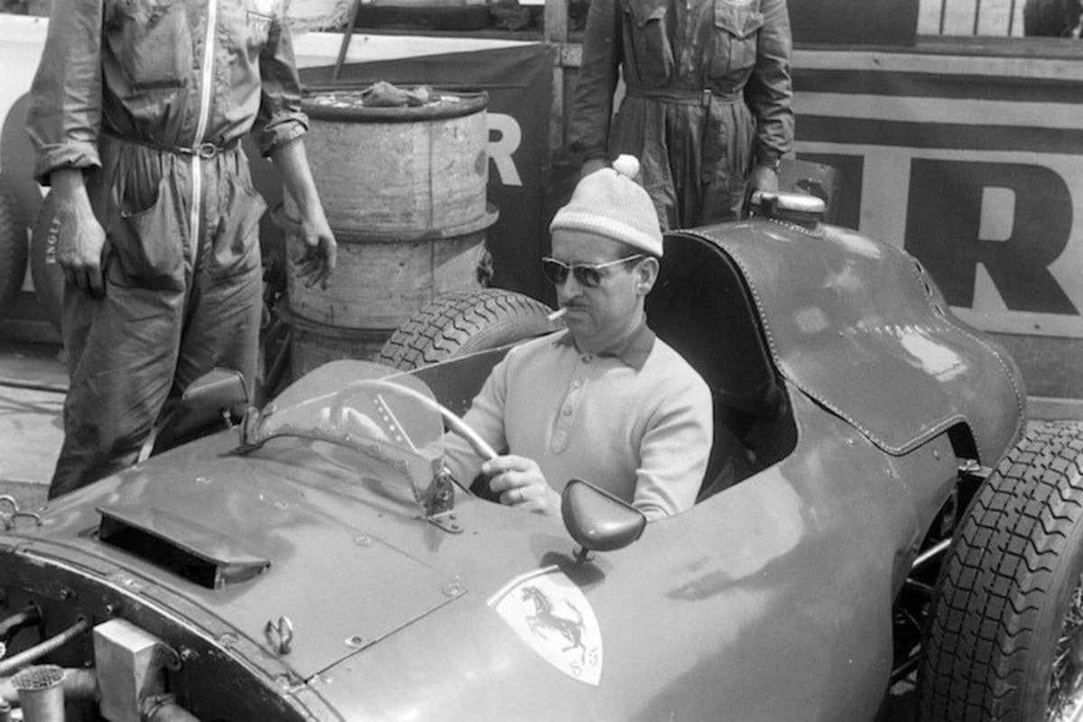 Maurice Trintignant mit Zipfelmütze