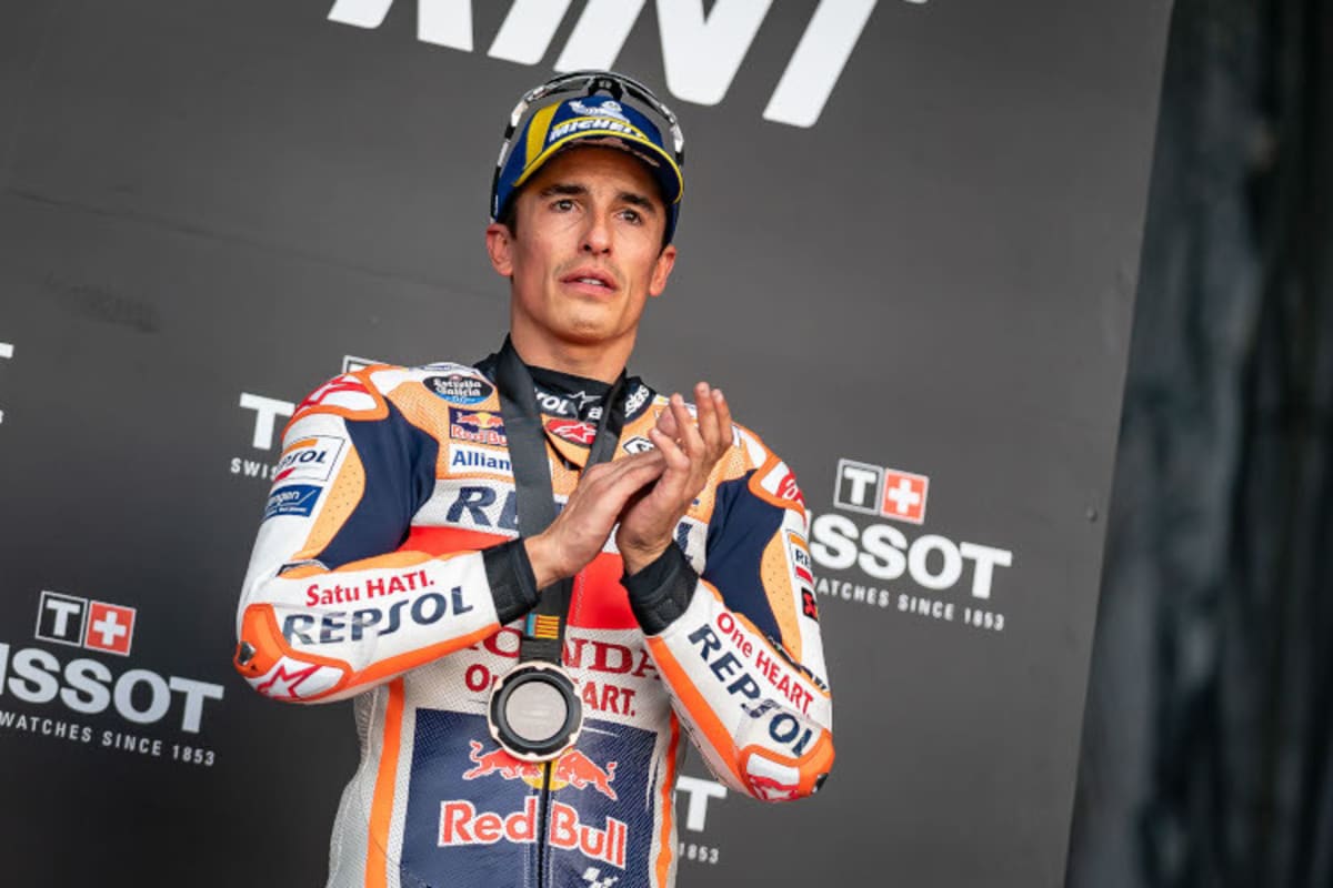 «Neue Wege/alte Wege»: Marc beim finalen Sprint nochmal für das Repsol Honda Team auf dem Podium. Eine Ära geht zu Ende, man konnte die Emotionen spüren