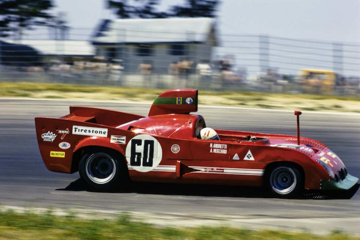 Im Sportwagen von Alfa Romeo