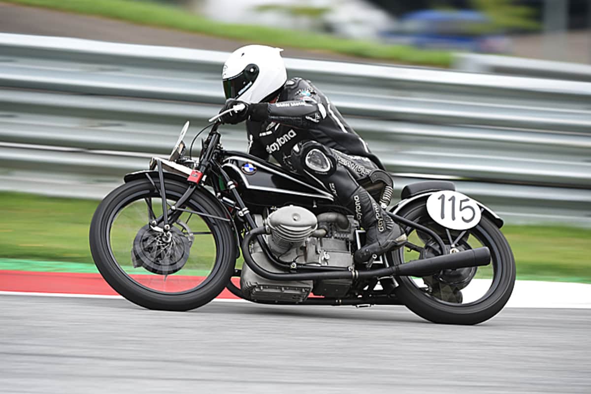 Auch mit Oldtimern kann man flott unterwegs sein