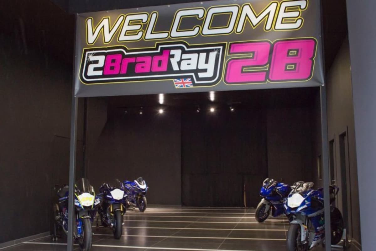 Ein Banner begrüßte Bradley Ray