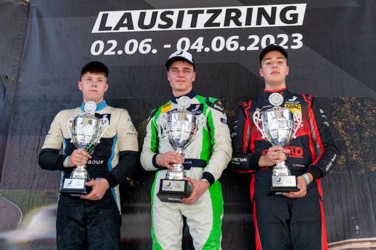 Leon Arndt, Linus Hahne und Cedric Fuchs (v.l.n.r.) bildeten das Podest beim ADAC Tourenwagen Junior Cup