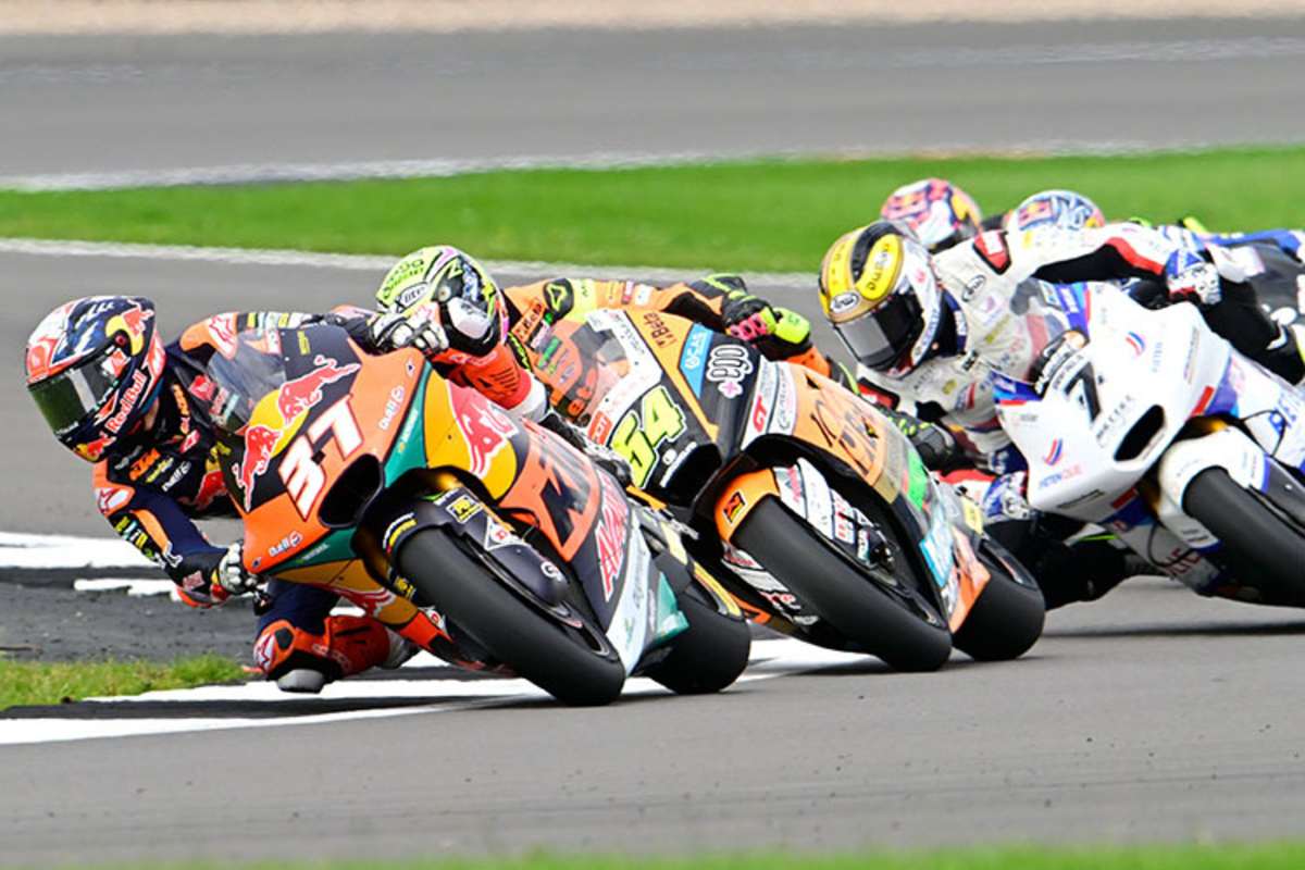 Moto2-Rennen in Silverstone: Acosta (37) vor Aldueguer (54) und Baltus (7)