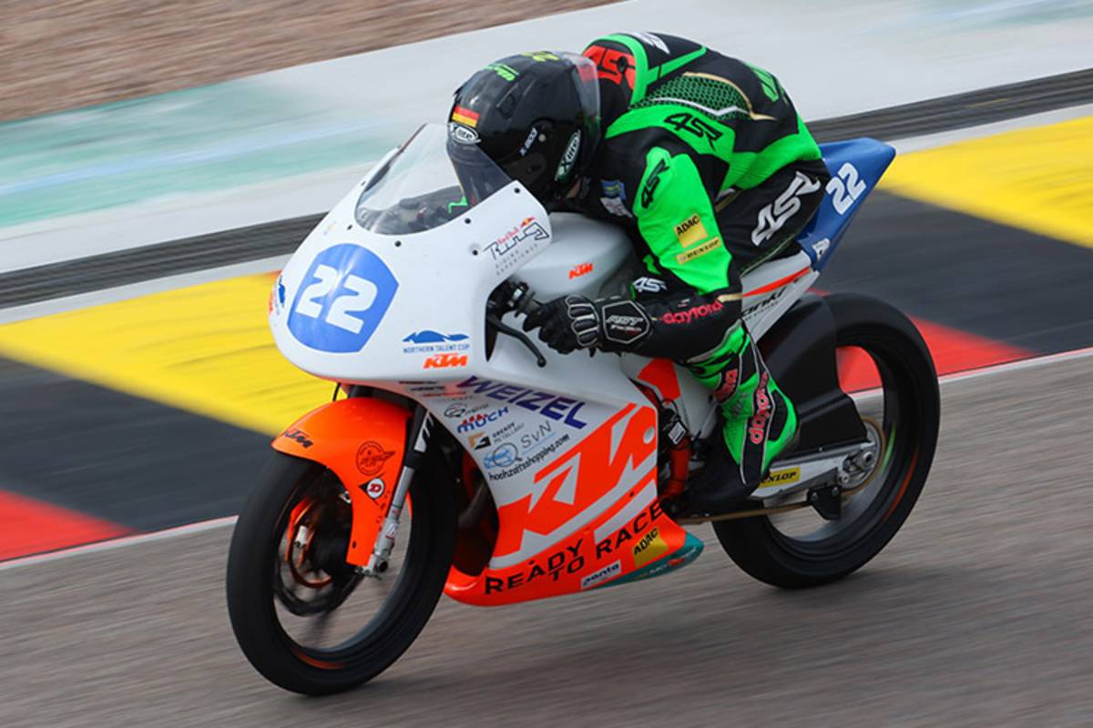 Alexander Weizel auf einer KTM RC4R im Austrian Junior Cup