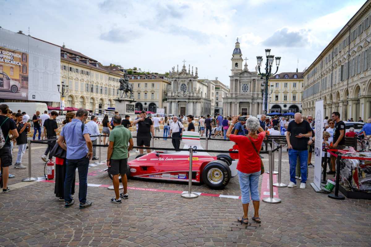 Auch Niki Laudas Ferrari von 1975 ist zu bestaunen