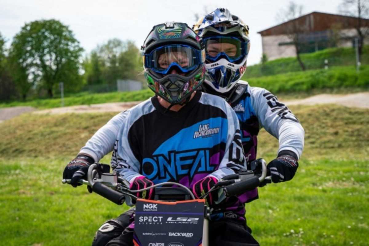 Melitta Ackermanns Geschenk zum Muttertag: Ein Backflip mit Sohnemann Luc 