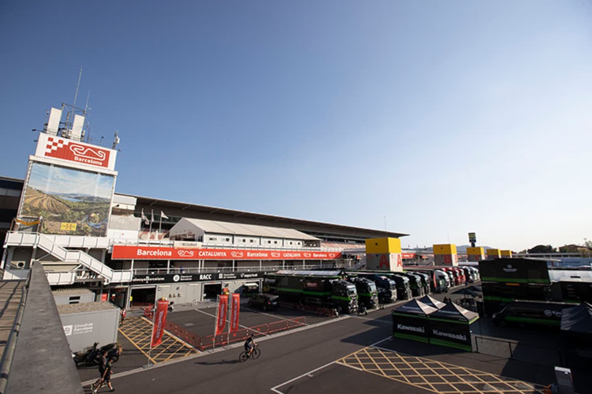 Superbike-Fahrerlager in Barcelona: Künftig haben auch die Frauen ihre eigene Rennserie