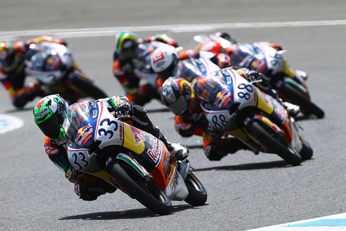 Bastianini 2014 in Rookies-Cup mit der Nummer 33, die er wegen Brad Binders älteren Rechten in der MotoGo auf 23 verringern musste