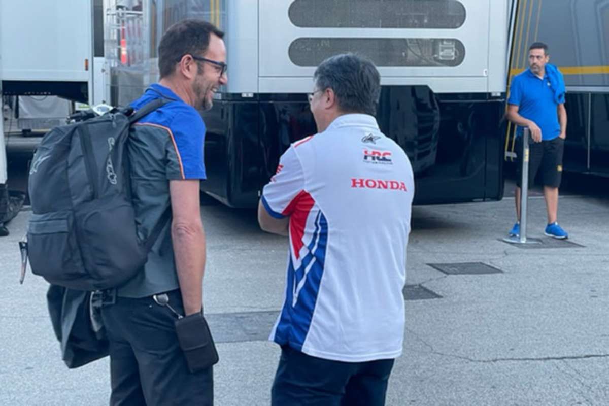 Misano-Test 2022: Alex Baumgärtel mit HRC-Manager Kokubu