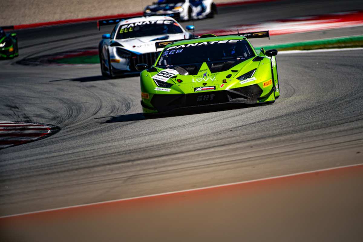 Das Grasser-Team rund um DTM-Pilot Clemens Schmid und ADAC GT Masters-Fahrer Benjamin Hites siegt im Silver Cup