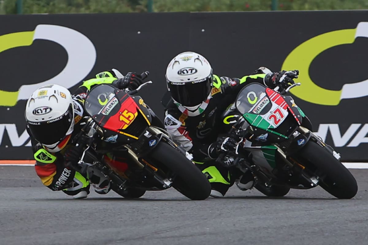 MiniGP-Vize-Weltmeister Kratochwil und MiniGP-Weltmeister Vuono