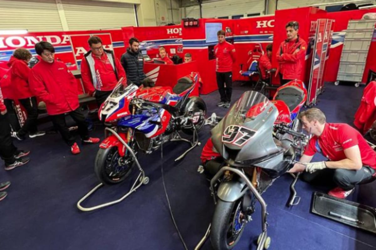 Die Test-Motorräder von Xavi Vierge