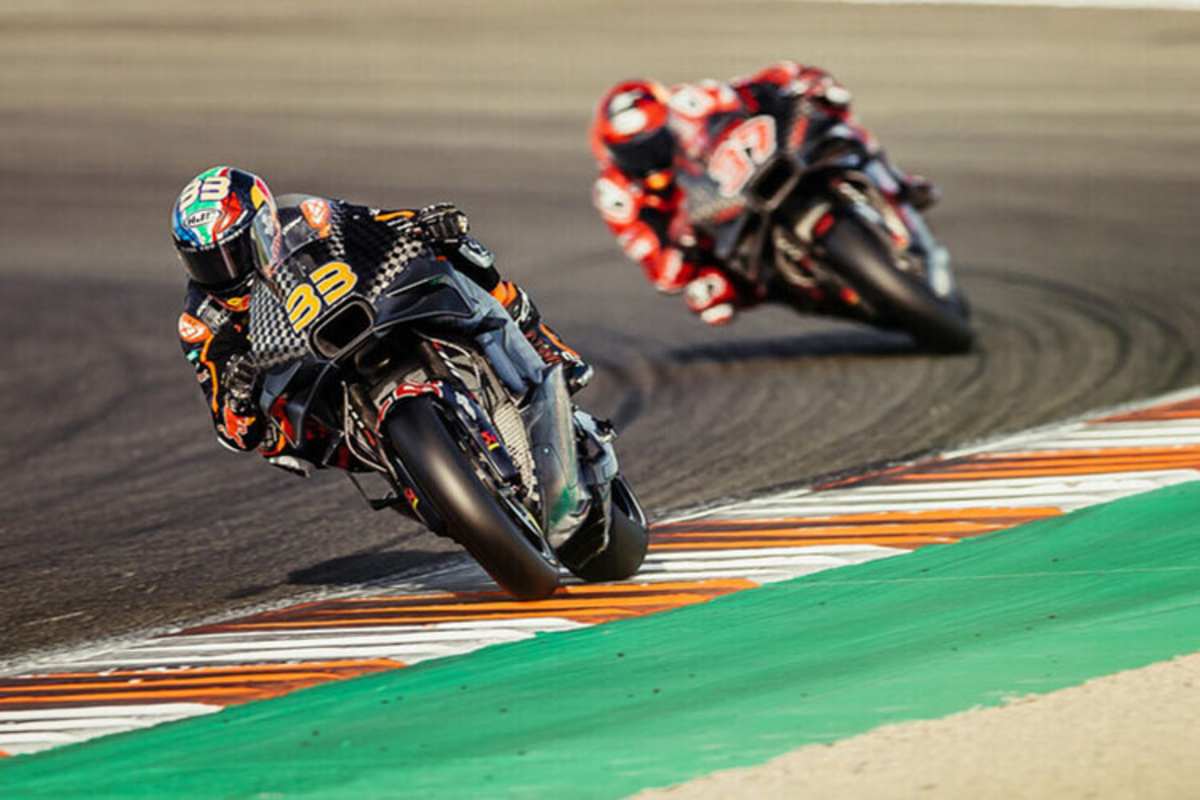 Valencia-Dienstag-Test: Binder (33) vor Augusto Fernández (GASGAS)