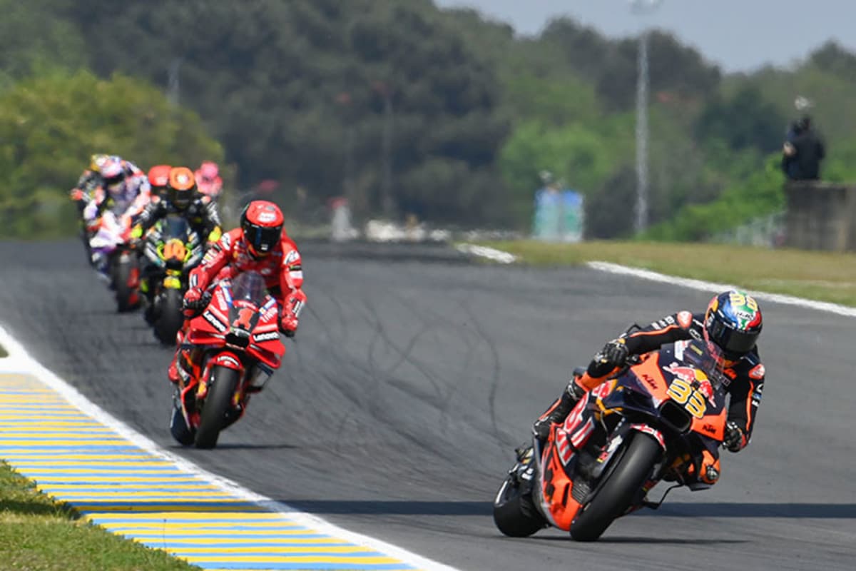 Der Le-Mans-Sprint: Binder (33) hat sich von Bagnaia und Marini abgesetzt