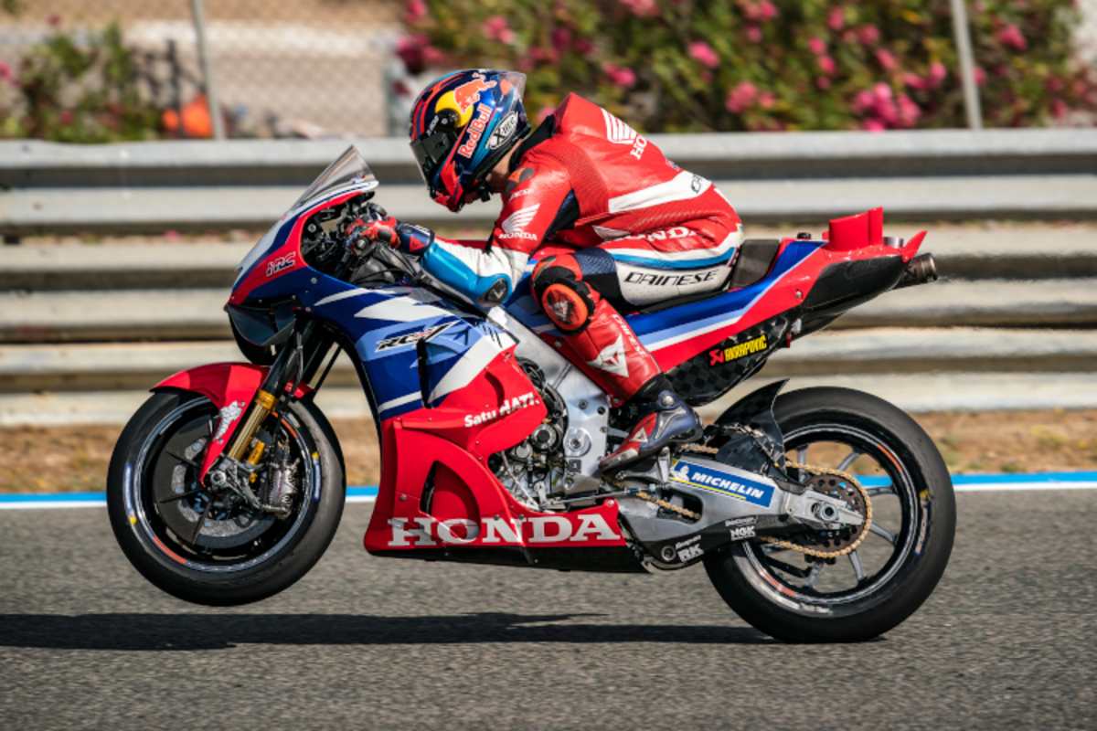 In Aktion: Bradl mit dem neuen Chassis