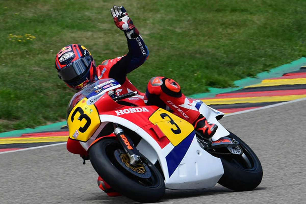 Stefan Bradl auf der Honda NS500 von Freddie Spencer