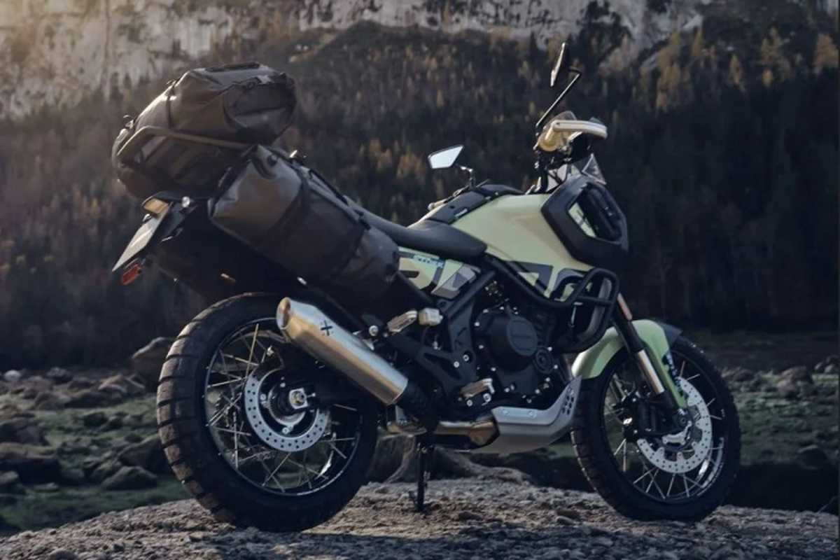 Nein, Reise-Enduros brauchen keinen hochgezogenen Auspuff - ein eng anliegendes Gepäcksystem ist viel wichtiger