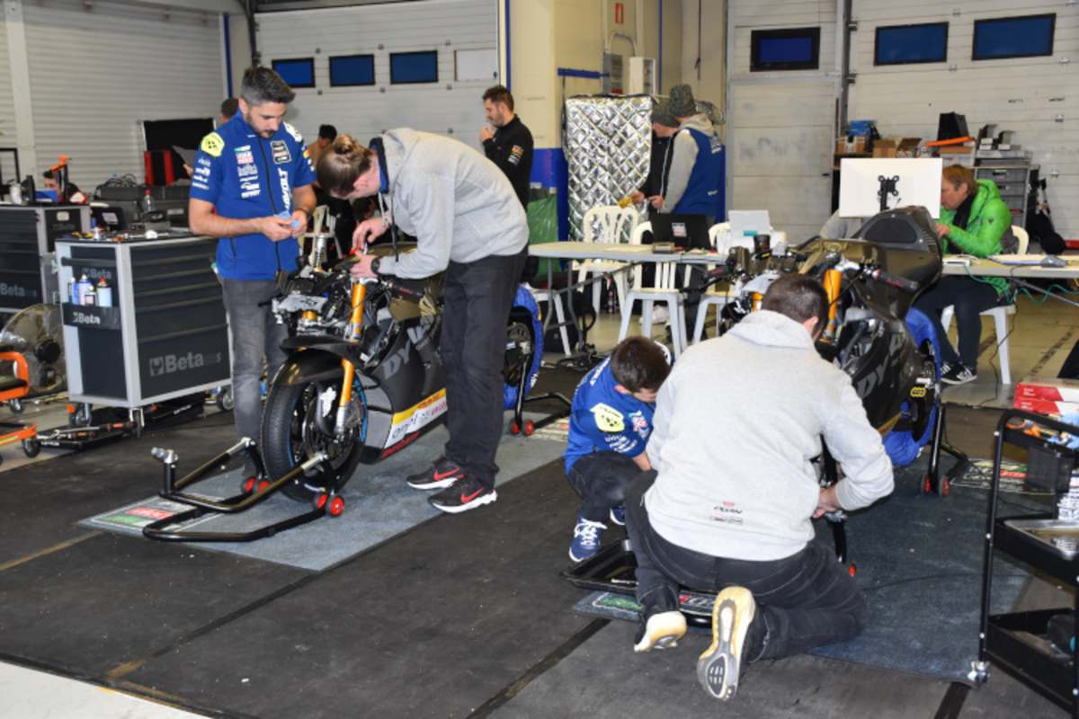 Ein Blick in die Box von Dynavolt Intact GP