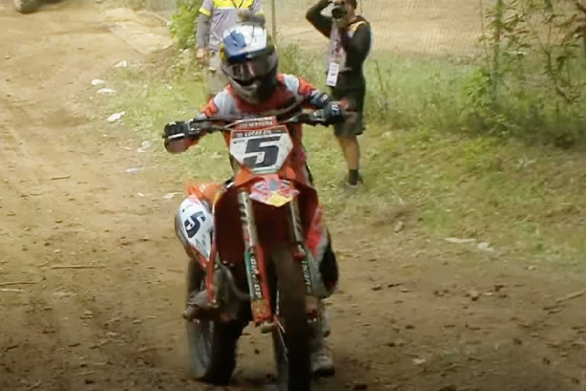 Ryan Dungey muss den ersten Lauf mit technischem Defekt beenden