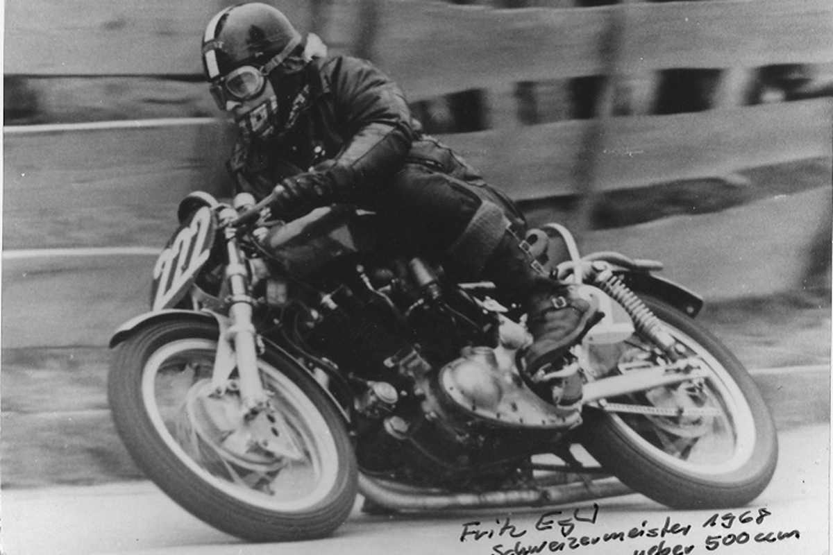 Fritz W. Egli auf Egli-Vincent an einem Bergrennen der Schweizer Meisterschaft