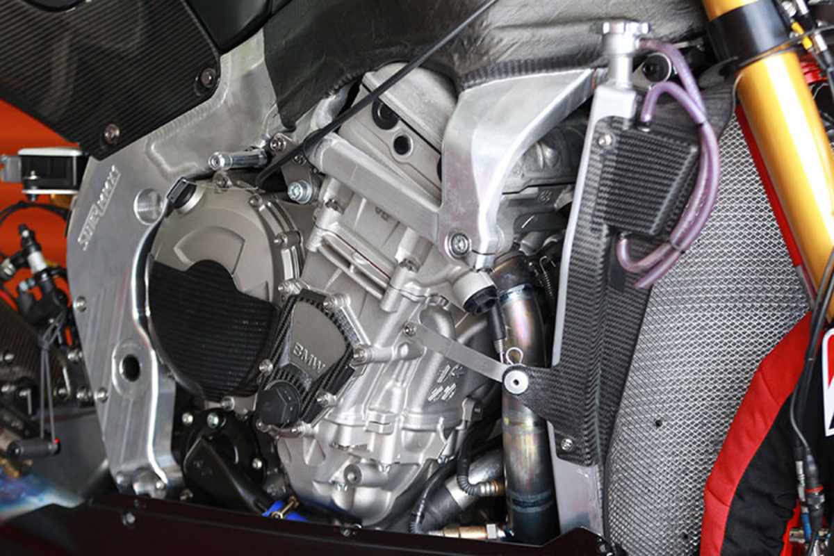 Die Forward-Suter-BMW von Colin Edwards beim Test 2011