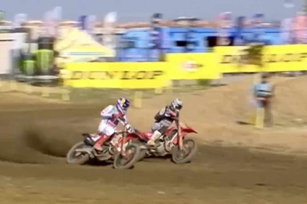 Tim Gajser setzt zum entscheidenden Überholmanöver gegen Jorge Prado an