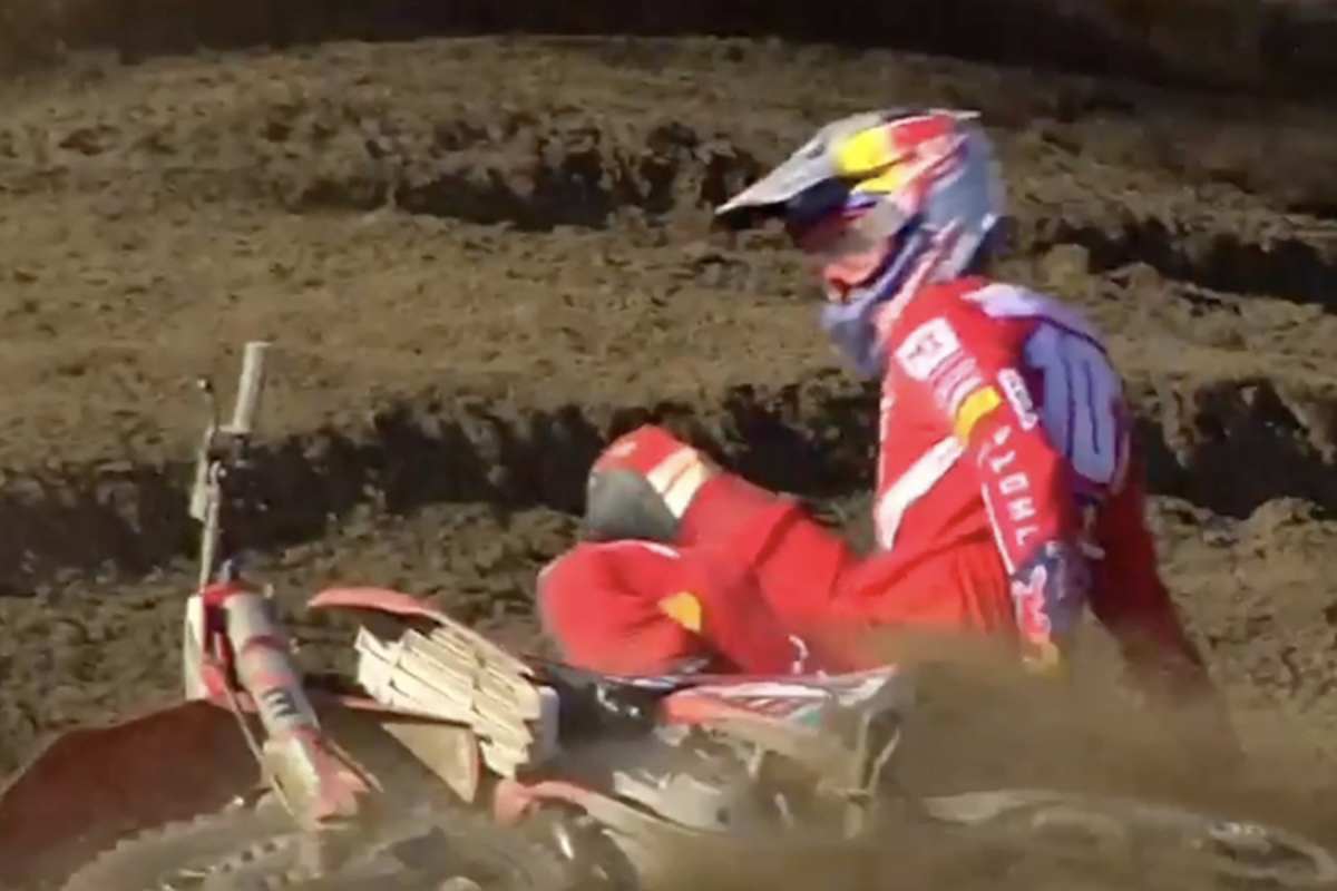 Mattia Guadagnini stürzte und fiel zurück