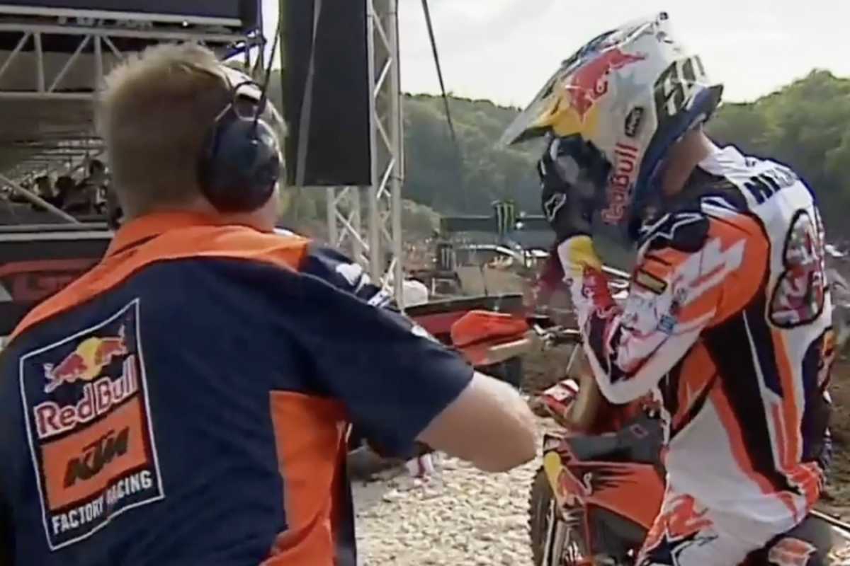 Jeffrey Herlings muss die Goggle Lane ansteuern, um die Brille zu wechseln