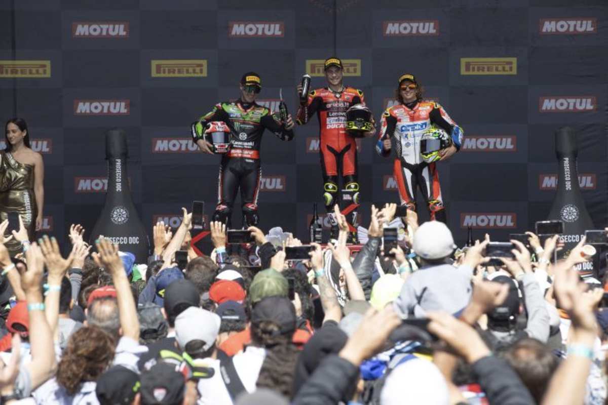 1. Rennen - Jonathan Rea, Álvaro Bautista & Axel Bassani