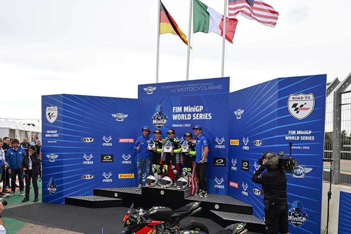 MiniGP-Finale in Valencia: Fynn Kratochwil (links) landete auf Platz 2