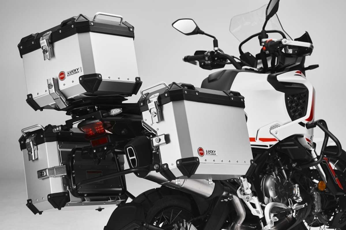 Die MV Agusta Lucky Explorer 5.5 lässt sich mit Zubehör ab Werk zum Reisemobil oder Schwertransporter hochrüsten