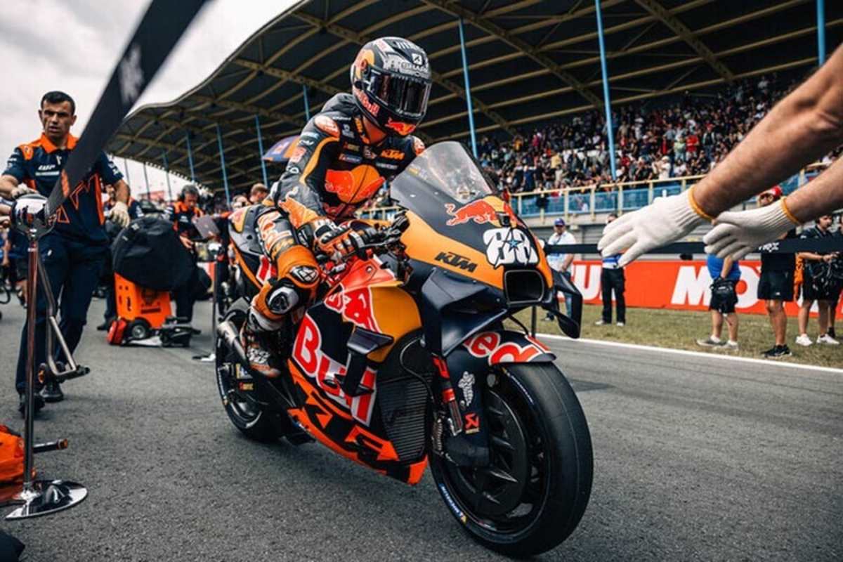 Miguel Oliveira: Vor der Aufwärmrunde waren die Flügel noch dran