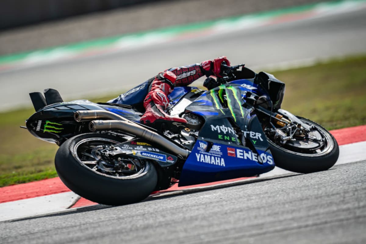 Fabio Quartararo mit ungewohntem Auspuff an der M1