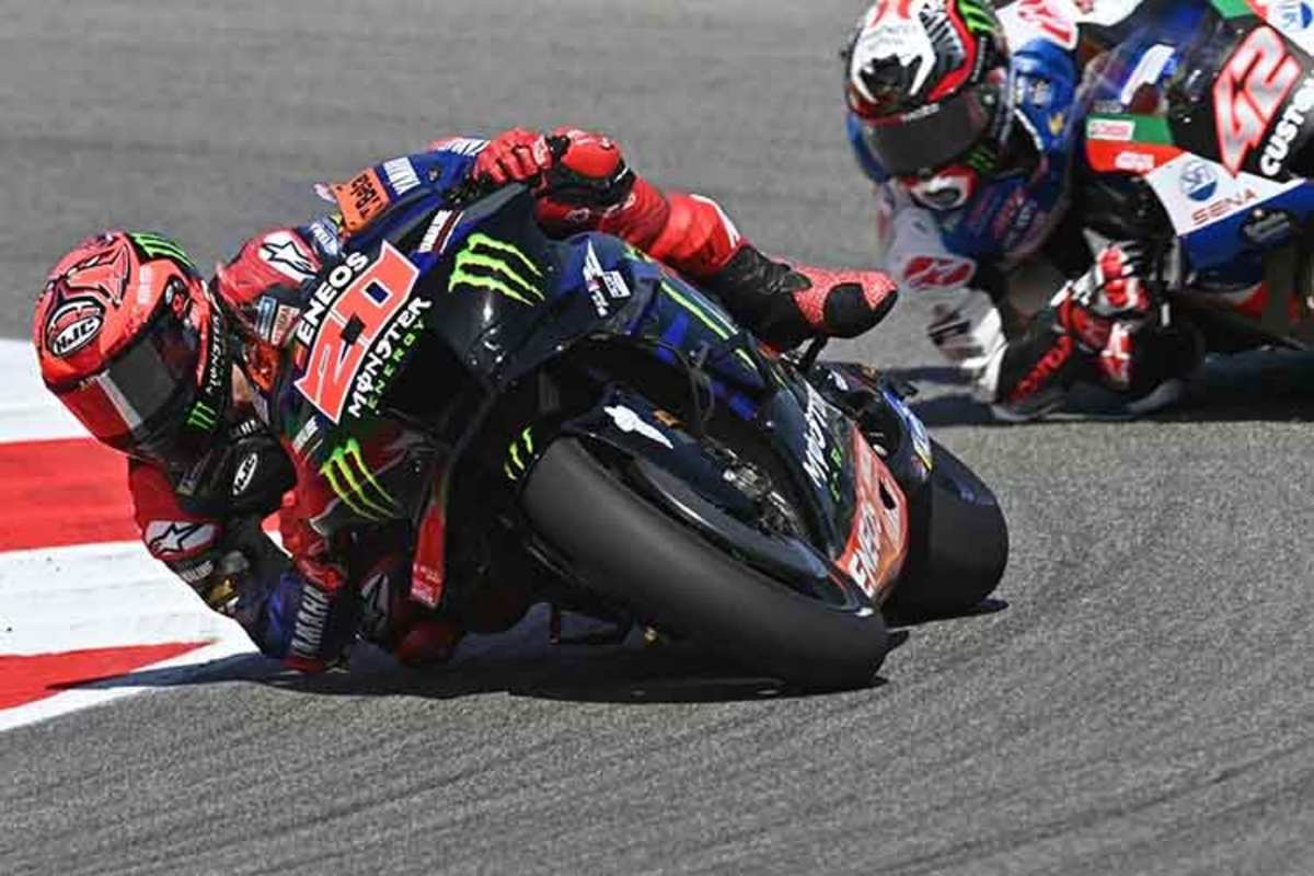 Fabio Quartararo (20) vor Alex Rins (42)