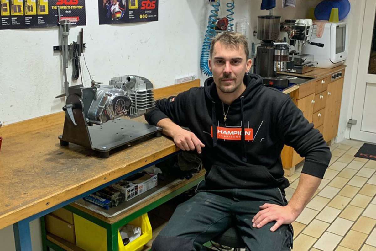 Reiterberger daheim in seiner Werkstatt