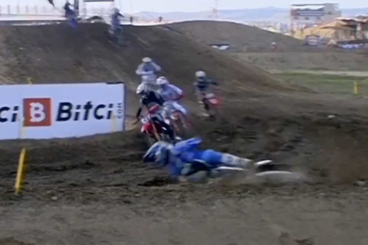 Schon in der ersten Runde stürzte Maxime Renaux und warf damit seine Chancen auf das WM-Podium weg