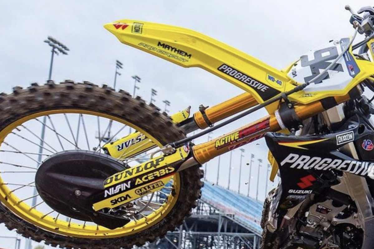 Ken Roczen tritt mit der gelben Suzuki an