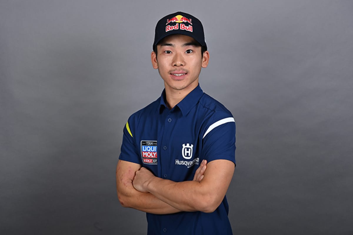 Heute erstmals im neuen Design: Der WM-Vierte Ayumu Sasaki in Memmingen