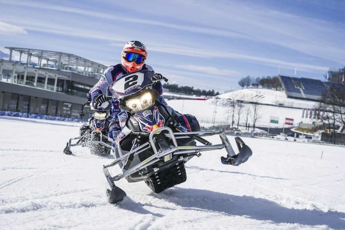 Auch mit dem Schneemobil können die Teilnehmer der «Winter am Ring»-Events viel Fahrspass erleben