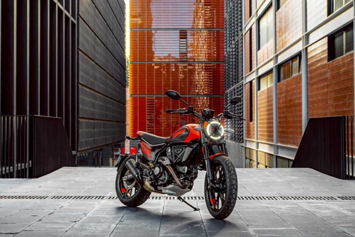 Ducati Scrambler Full Throttle: im dezenten Flattrack-Style