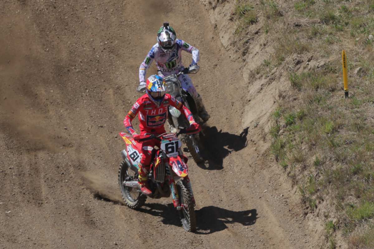 Prado fährt bereits Kampflinie