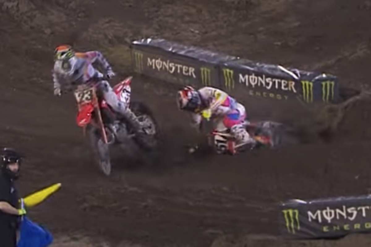 Barcia kollidiert erneut mit Sexton und stürzt