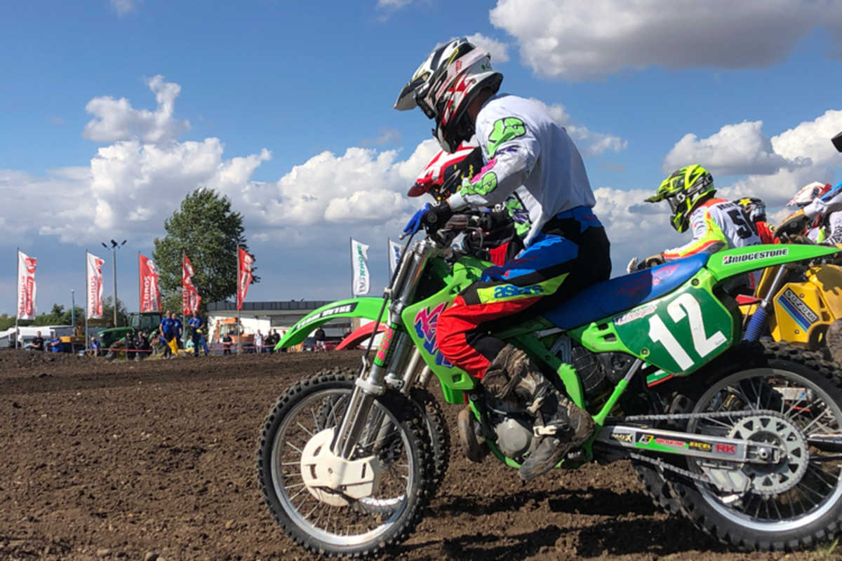 Das Startgatter fällt