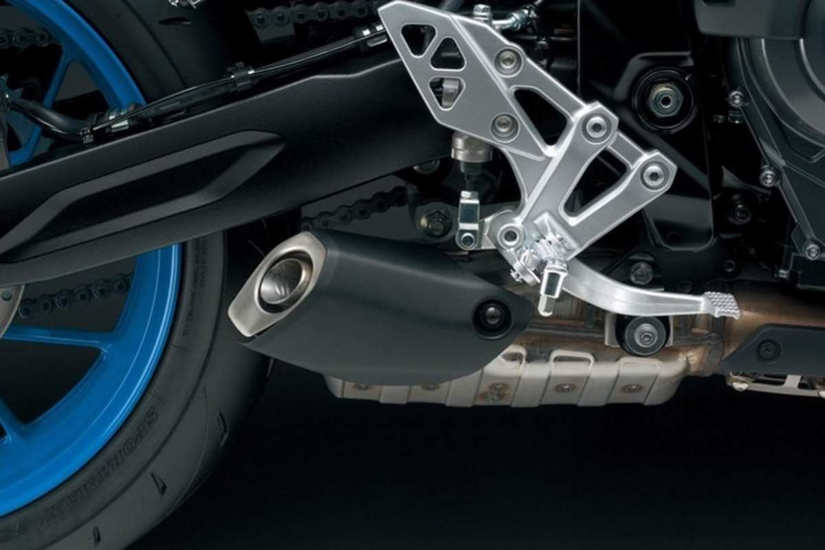 Der Auspuff der Suzuki GSX-8S endet praktisch vor dem Hinterrad