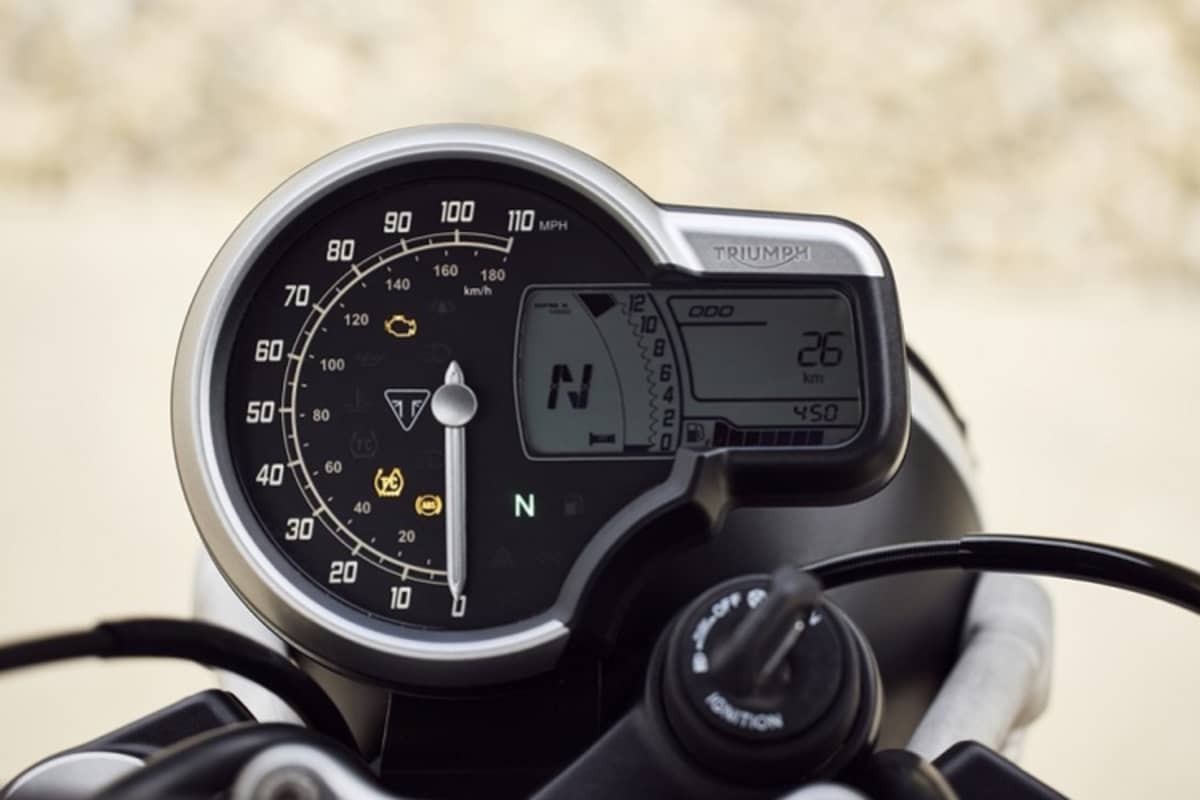 Kombi-Instrument mit analogem Tacho, für uns dereinst mit Kilometer-Skala