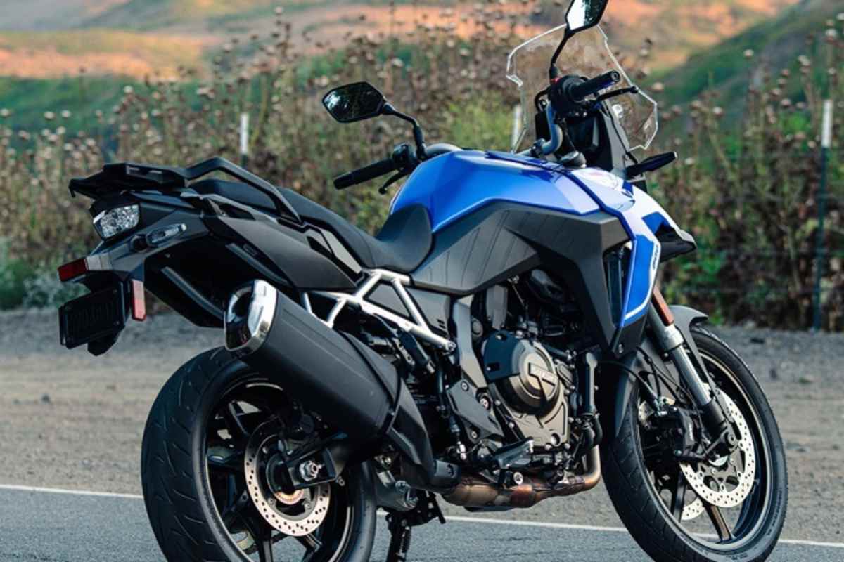 Strassenreifen und gekappte Federwege für mehrheitlichen Strasseneinsatz: Suzuki V-Strom 800