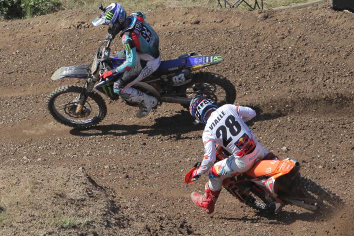 Der Kampf um die Spitze im zweiten Lauf zwischen Geerts und Vialle